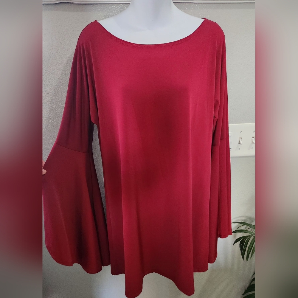 Chic Scarlet Women's Tunic Top